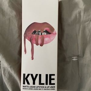 NEVER BEEN USED KYLIE COSMETICS CANDY K LIP KIT